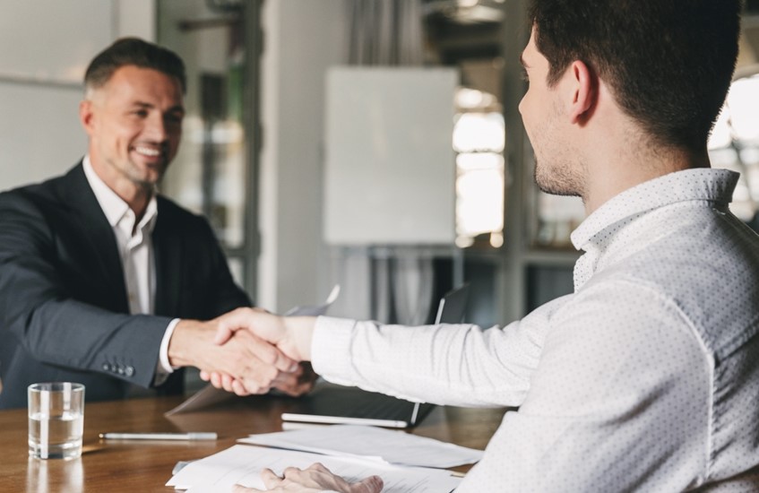 Mode de recrutement : seul ou avec cabinet